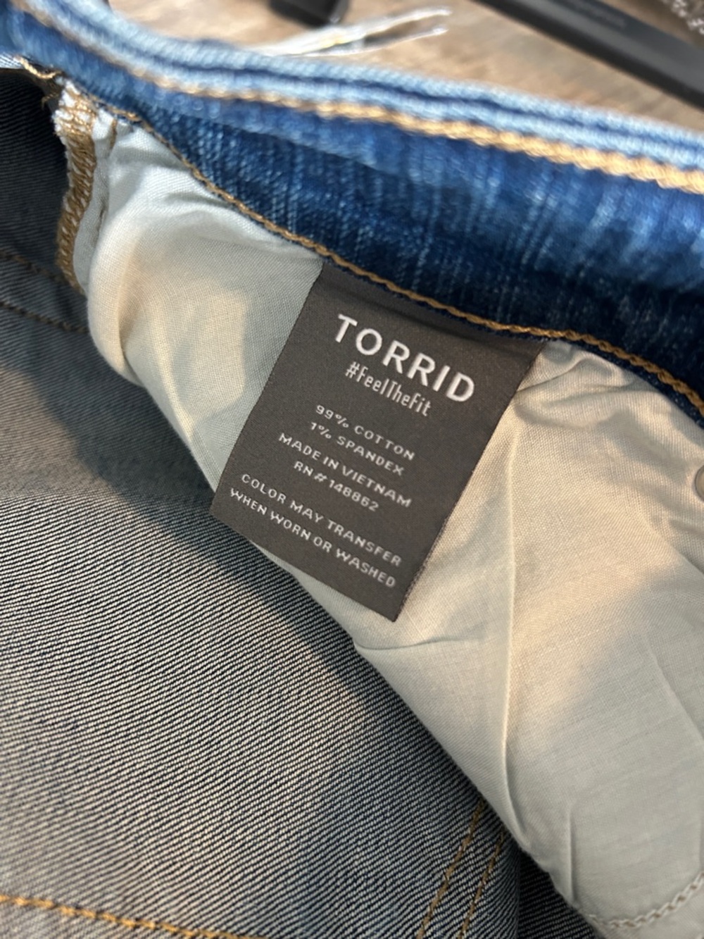 torrid medium wash 5” vintage denim shorts - Picture 5 of 5